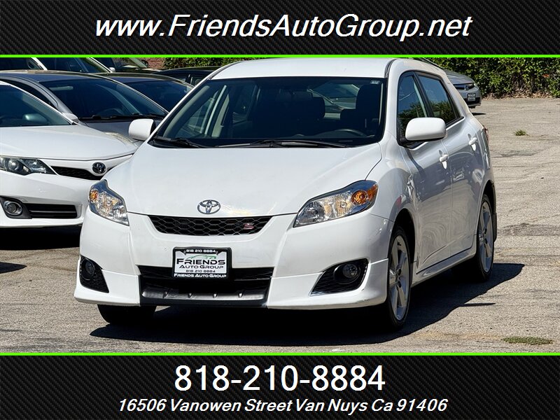 Super White 2009 Toyota Matrix Hatchback Front-Wheel Drive Automatic