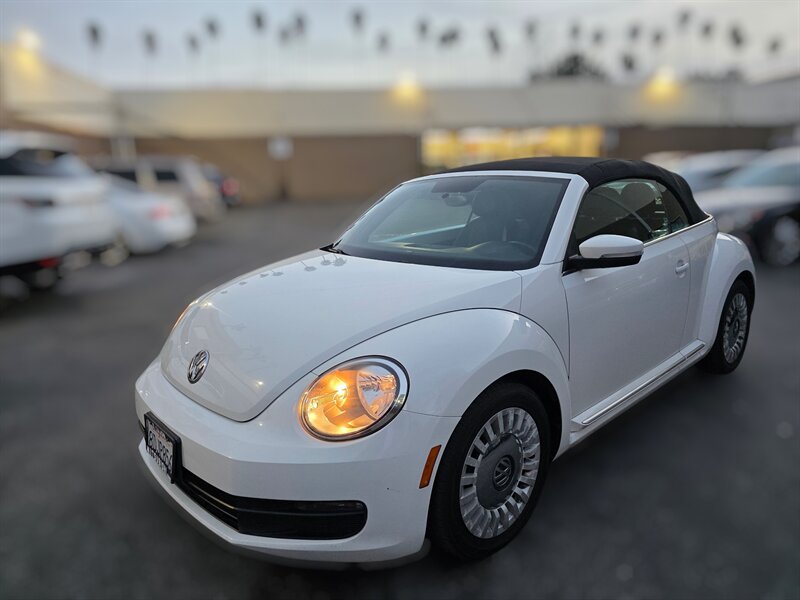 2015 Volkswagen Beetle Convertible 1.8T PZEV   - Photo 1 - Los Angeles, CA 90045