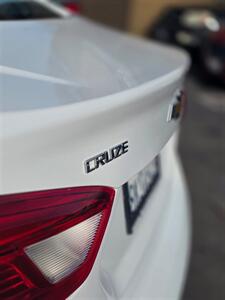 2017 Chevrolet Cruze LT Auto   - Photo 16 - Los Angeles, CA 90045