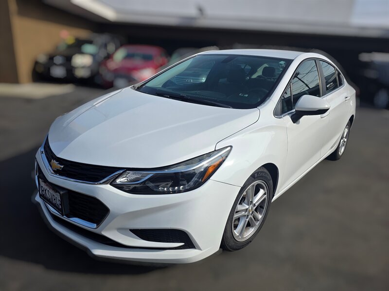2017 Chevrolet Cruze LT Auto   - Photo 1 - Los Angeles, CA 90045