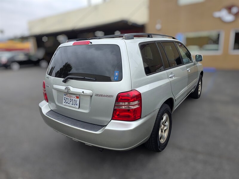 2003 Toyota Highlander photo 4
