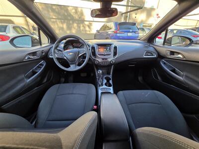 2018 Chevrolet Cruze LT Auto - Photo 14 - Los Angeles, CA 90045