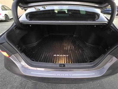 2018 Toyota Camry Hybrid SE   - Photo 12 - Los Angeles, CA 90045