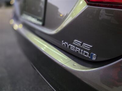 2018 Toyota Camry Hybrid SE   - Photo 11 - Los Angeles, CA 90045