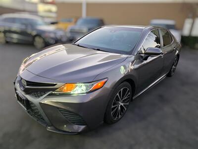 2018 Toyota Camry Hybrid SE   - Photo 1 - Los Angeles, CA 90045