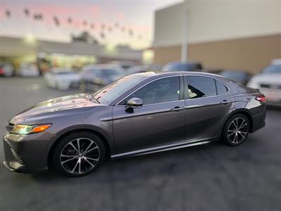 2018 Toyota Camry Hybrid SE   - Photo 4 - Los Angeles, CA 90045