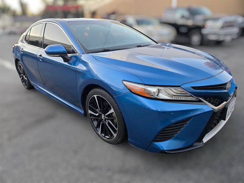 2018 Toyota Camry XSE photo 2