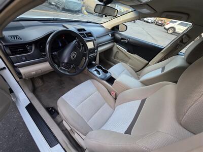 2014 Toyota Camry Hybrid LE   - Photo 13 - Los Angeles, CA 90045