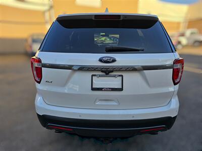 2017 Ford Explorer XLT   - Photo 11 - Los Angeles, CA 90045