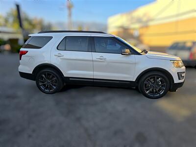 2017 Ford Explorer XLT   - Photo 8 - Los Angeles, CA 90045