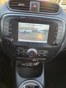 2018 Kia Soul +   - Photo 12 - Los Angeles, CA 90045