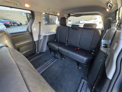 2019 Toyota Sienna SE 8-Passenger   - Photo 18 - Los Angeles, CA 90045
