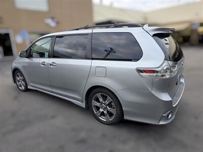 2019 Toyota Sienna SE 8-Passenger   - Photo 17 - Los Angeles, CA 90045