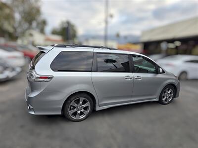 2019 Toyota Sienna SE 8-Passenger   - Photo 13 - Los Angeles, CA 90045
