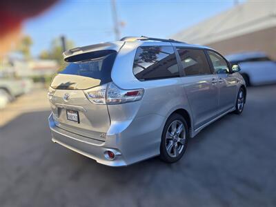 2019 Toyota Sienna SE 8-Passenger   - Photo 13 - Los Angeles, CA 90045