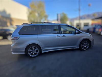 2019 Toyota Sienna SE 8-Passenger   - Photo 11 - Los Angeles, CA 90045