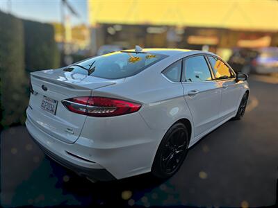 2019 Ford Fusion SE   - Photo 8 - Los Angeles, CA 90045