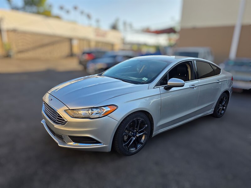 2018 Ford Fusion SE - Photo 1 - Los Angeles, CA 90045