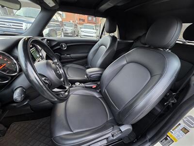 2019 MINI Convertible Cooper   - Photo 25 - Los Angeles, CA 90045