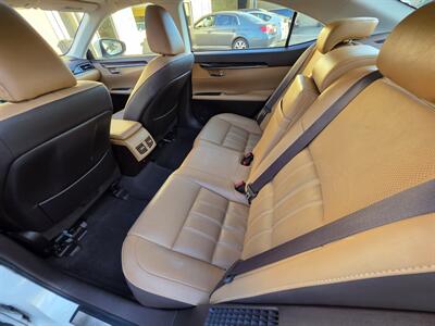 2016 Lexus ES 300h - Photo 16 - Los Angeles, CA 90045