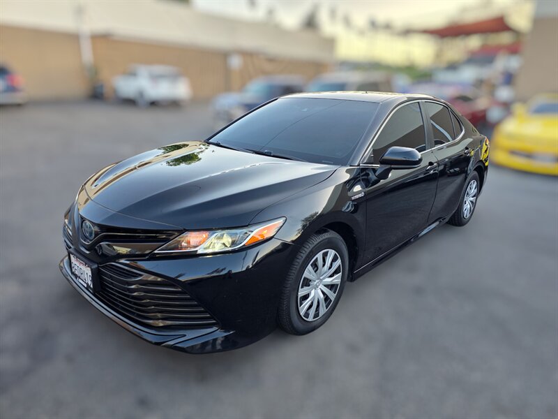 2018 Toyota Camry Hybrid LE  