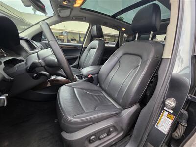 2012 Audi Q5 3.2 quattro Premium Plus   - Photo 16 - Los Angeles, CA 90045