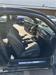 2013 Volkswagen Beetle-Classic Turbo PZEV Fender Edition - Photo 12 - Los Angeles, CA 90045