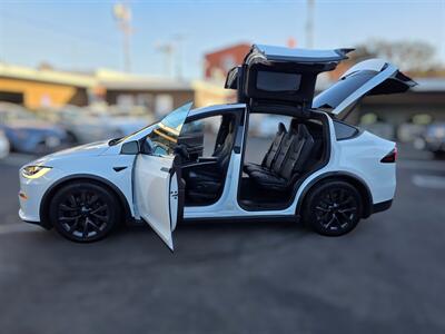 2022 Tesla Model X   - Photo 11 - Los Angeles, CA 90045
