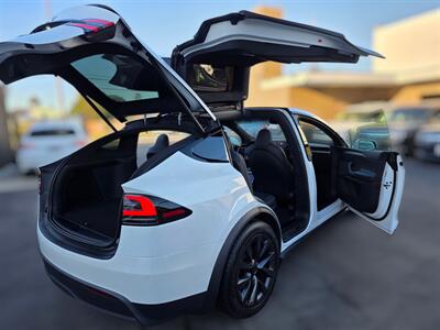 2022 Tesla Model X   - Photo 14 - Los Angeles, CA 90045