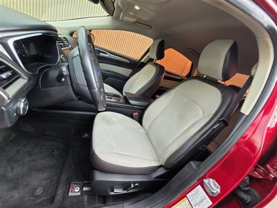2020 Ford Fusion SE   - Photo 11 - Los Angeles, CA 90045