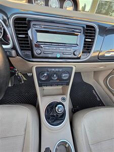 2015 Volkswagen Beetle Convertible R-Line PZEV - Photo 17 - Los Angeles, CA 90045