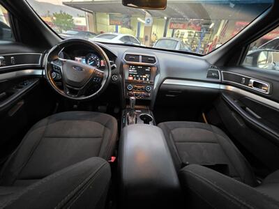 2017 Ford Explorer XLT   - Photo 10 - Los Angeles, CA 90045