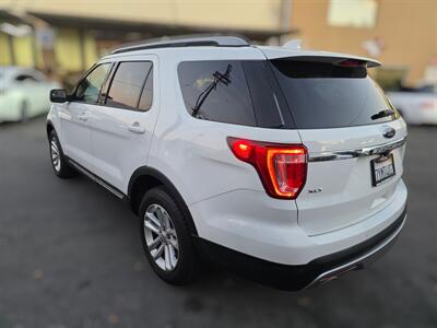 2017 Ford Explorer XLT   - Photo 8 - Los Angeles, CA 90045
