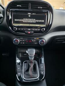 2020 Kia Soul GT-Line   - Photo 17 - Los Angeles, CA 90045