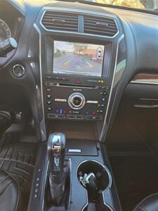 2018 Ford Explorer Platinum   - Photo 20 - Los Angeles, CA 90045