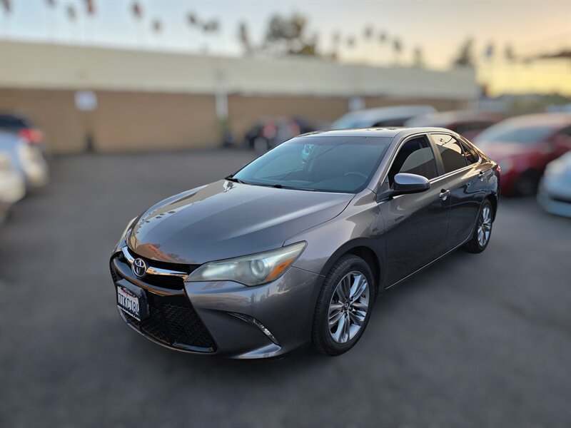 2016 Toyota Camry SE  