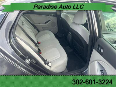 2011 Kia Optima LX   - Photo 11 - Wilmington, DE 19802-1357