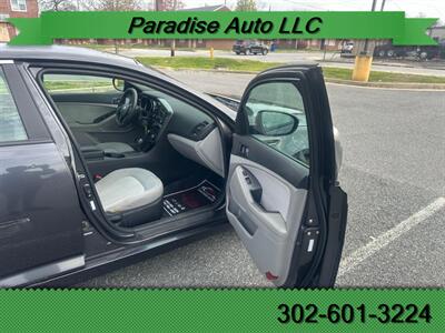 2011 Kia Optima LX   - Photo 9 - Wilmington, DE 19802-1357