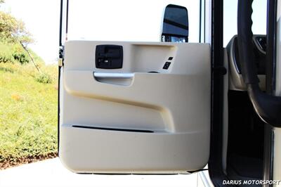 2015 Tiffin Allegro Motor Home RV  ***SUPER CLEAN***LOW MILES*** - Photo 30 - San Ramon, CA 94583