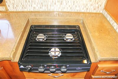 2015 Tiffin Allegro Motor Home RV  ***SUPER CLEAN***LOW MILES*** - Photo 58 - San Ramon, CA 94583