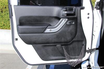 2013 Jeep Wrangler Unlimited Rubicon 4X4  **UPGRADED**LIFTED** - Photo 38 - San Ramon, CA 94583