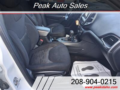 2019 Jeep Cherokee Latitude   - Photo 10 - Pocatello, ID 83201