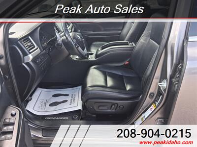 2019 Toyota Highlander XLE   - Photo 8 - Pocatello, ID 83201