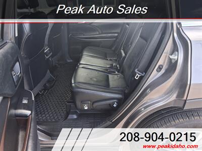 2019 Toyota Highlander XLE   - Photo 9 - Pocatello, ID 83201