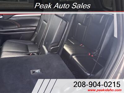 2019 Toyota Highlander XLE   - Photo 10 - Pocatello, ID 83201