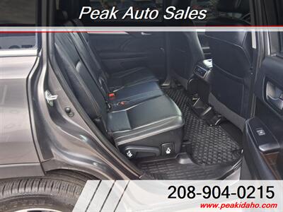 2019 Toyota Highlander XLE   - Photo 12 - Pocatello, ID 83201