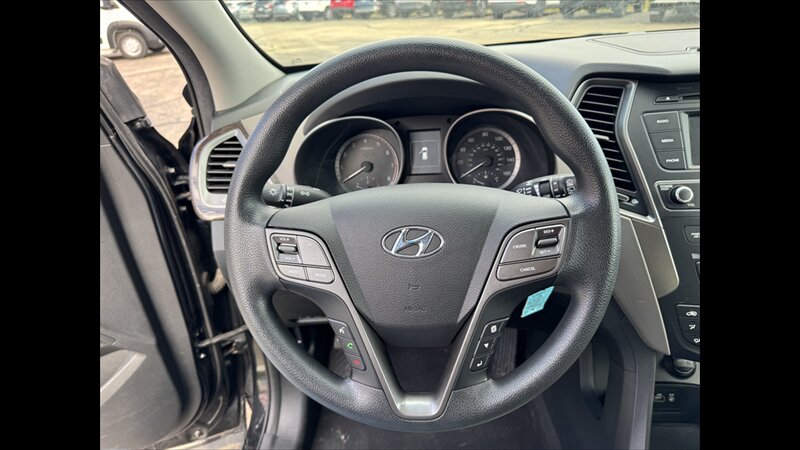 2018 Hyundai SANTA FE Sport 2.4L - Photo 9 - Spring Valley, MN 55975