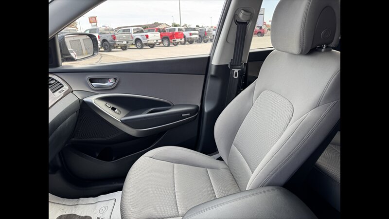 2018 Hyundai SANTA FE Sport 2.4L - Photo 15 - Spring Valley, MN 55975