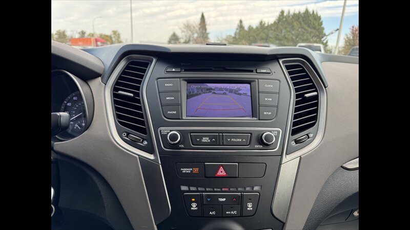 2018 Hyundai SANTA FE Sport 2.4L - Photo 11 - Spring Valley, MN 55975