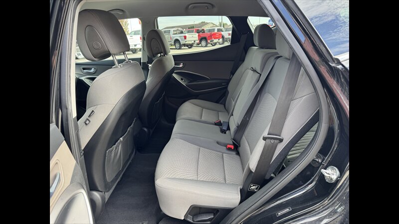 2018 Hyundai SANTA FE Sport 2.4L - Photo 17 - Spring Valley, MN 55975